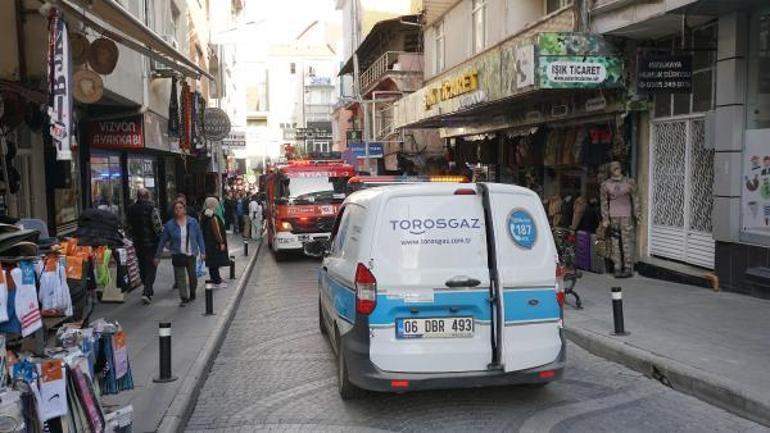 Dairede sıkışan gaz patladı: 3 yaralı