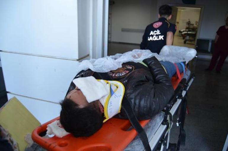 Kamyonet, işçi servis minibüsüne çarptı: 2 ölü, 19  yaralı