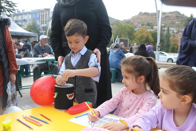 Tokatta öğrenciler kumbaradaki paralarını Gazzeye bağışladı