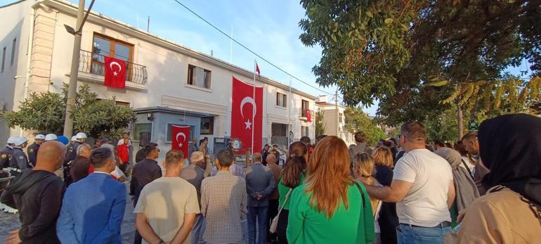 Foçada görevi başında vefat eden polisin naaşı, memleketine uğurlandı