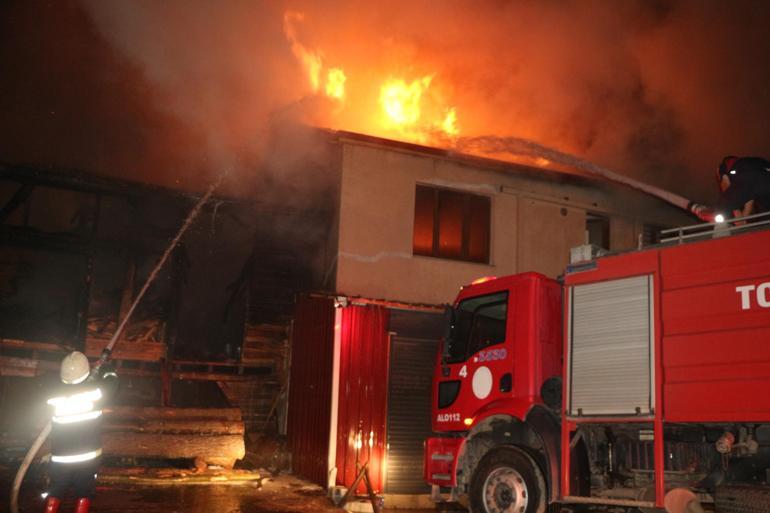 Tokat’ta kereste fabrikasında yangın