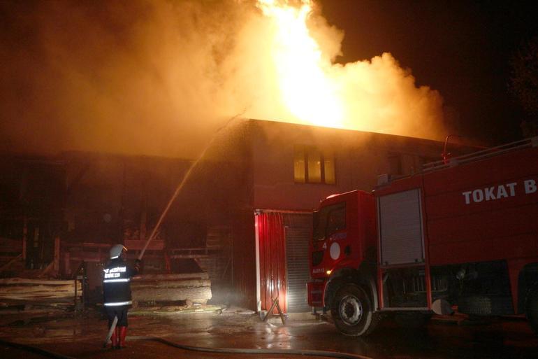 Tokat’ta kereste fabrikasında yangın