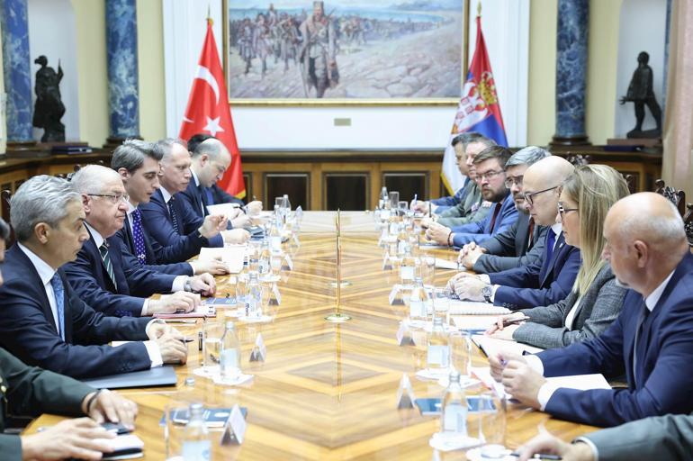 Bakan Güler, Sırbistan Savunma Bakanı Vuçeviç ile görüştü