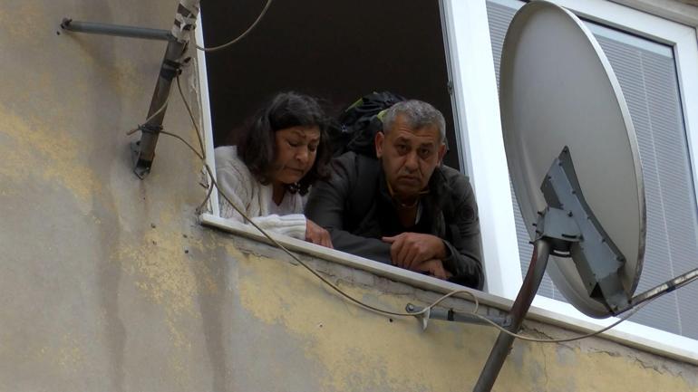 Şişlide yangında dumandan etkilenen kedi kalp masajıyla kurtarıldı