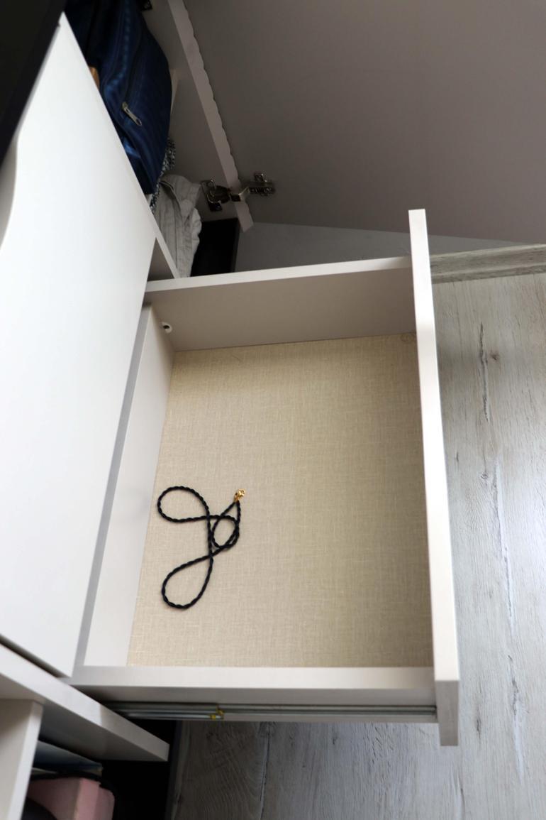 4 aylık evli çiftin evine giren hırsızlar, 900 bin TLlik altın ve para çaldı