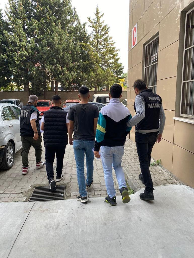 Manisada polisten zehir tacirlerine darbe: 26 tutuklama