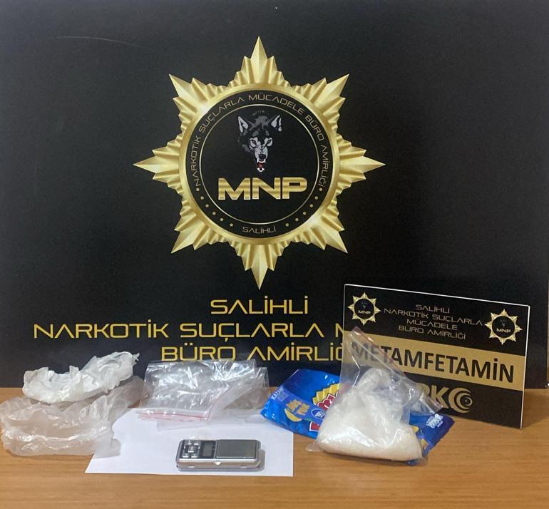 Manisada polisten zehir tacirlerine darbe: 26 tutuklama