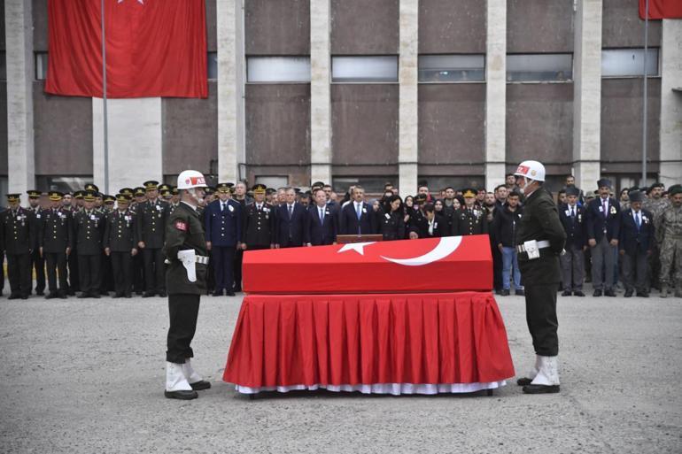 Edirnedeki kazada şehit olan uzman çavuş, törenle memleketine uğurlandı