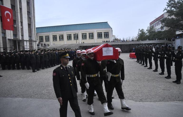 Edirnedeki kazada şehit olan uzman çavuş, törenle memleketine uğurlandı