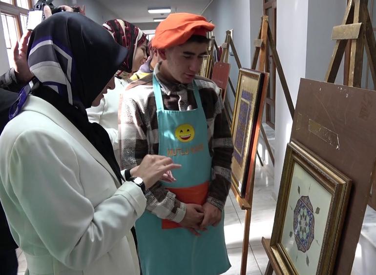 100üncü yılda, özel gereksinimli çocuklar için farkındalık sergisi açtılar