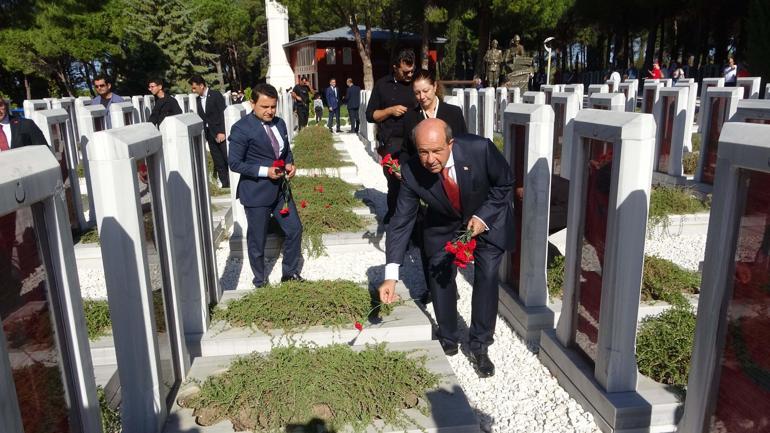 KKTC Cumhurbaşkanı Tatar, Şehitler Abidesini ziyaret etti