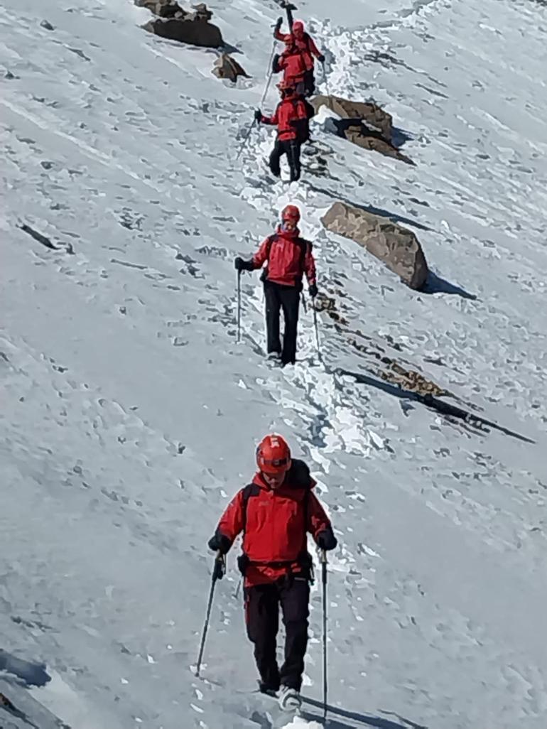JAK ekiplerinden Cumhuriyetin 100üncü yılı için zirve tırmanışı