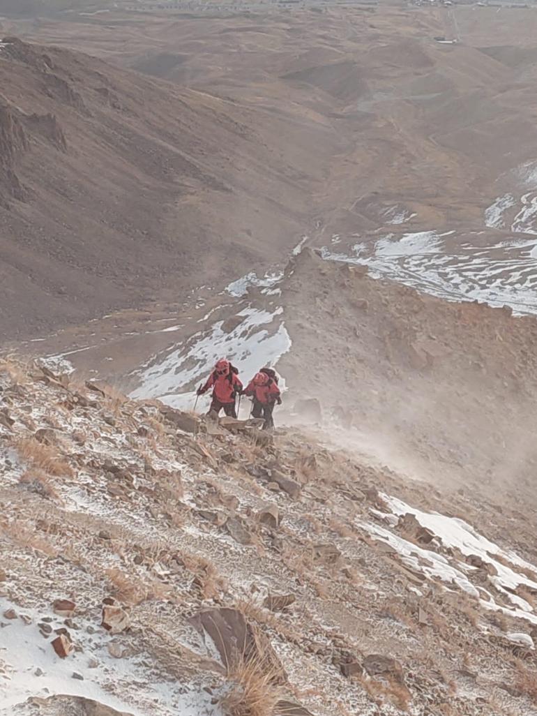 JAK ekiplerinden Cumhuriyetin 100üncü yılı için zirve tırmanışı