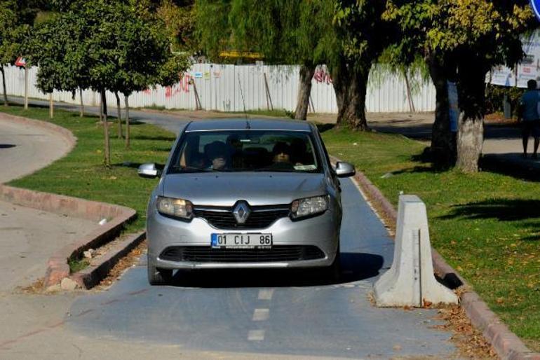 Bisiklet yolu, otomobillerin ‘kestirme yolu’ oldu