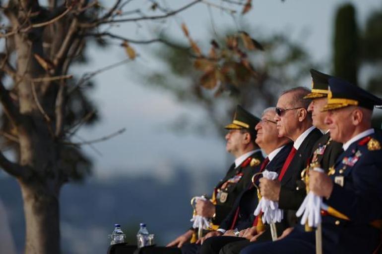 Boğazdan geçen 100 gemi Cumhurbaşkanı Erdoğana çimariva selamında bulundu