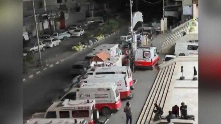 Gazze’de Al-Quds hastanesinin çevresi bombalanıyor