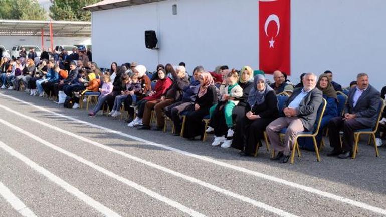 Petrol aramaları sırasında güvenliği sağlayacak komandolar, dualarla uğurlandı