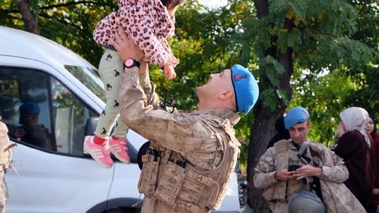 Petrol aramaları sırasında güvenliği sağlayacak komandolar, dualarla uğurlandı