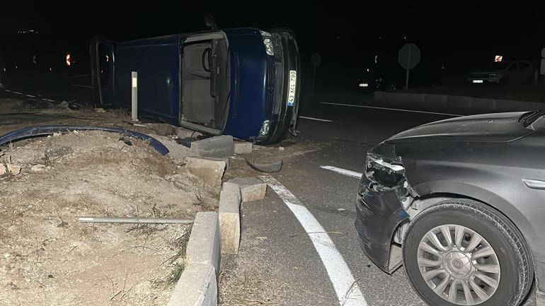 Takipteki minibüs polis araçlarına çarpıp takla attı: 6sı polis 9 yaralı