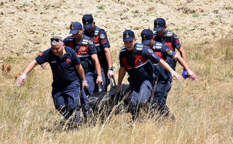 Eşi ve oğlu öldürülen kadın 12 gündür kayıp; Köyün üzerinde farklı bir hava var