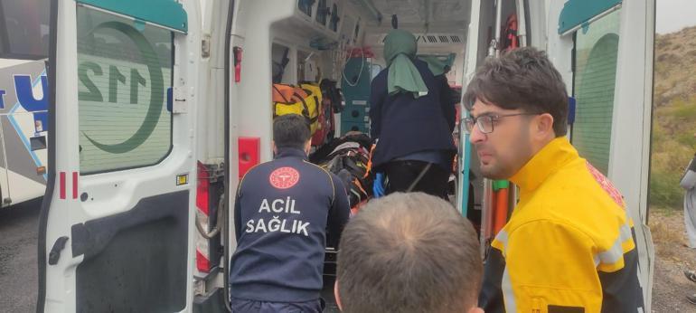 Kayseride yolcu midibüsü devrildi: 14 yaralı