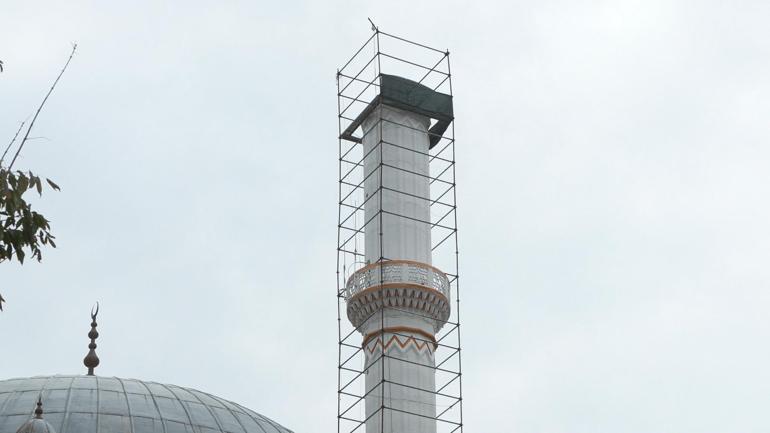 Bahçelievlerde 85 metrelik minareler deprem riskine karşın sökülerek kısaltıldı