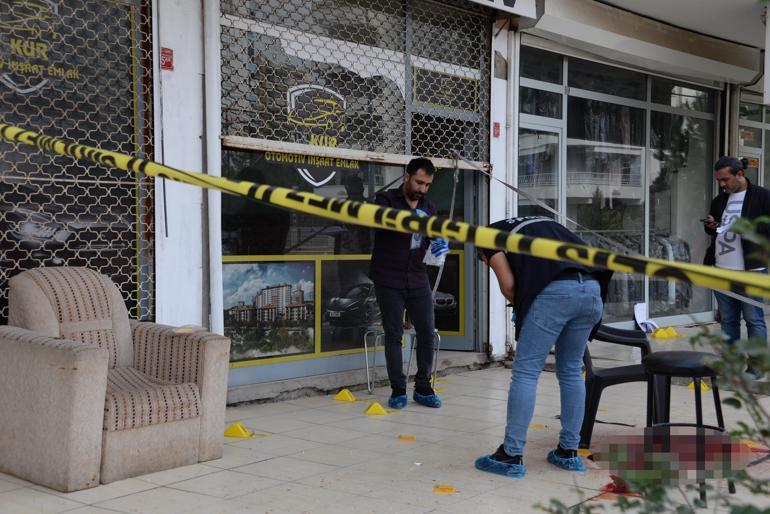 Galerici iş yerinin önünde öldürüldü; o anlar kamerada