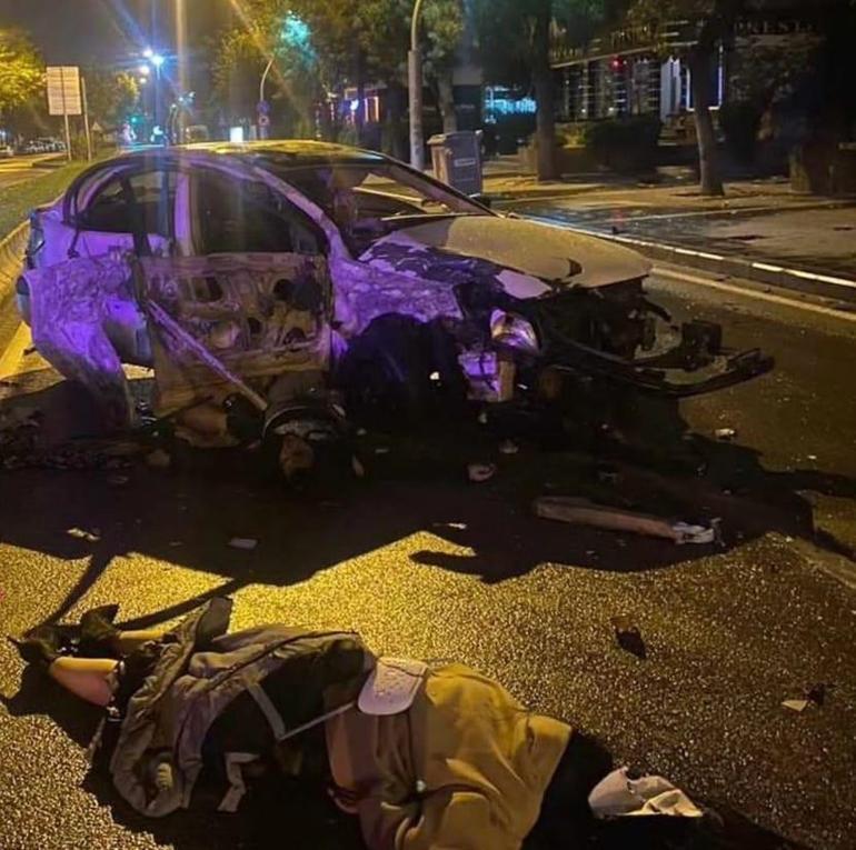 Gaziantepte otomobiller çarpıştı: 2 ölü, 3 yaralı