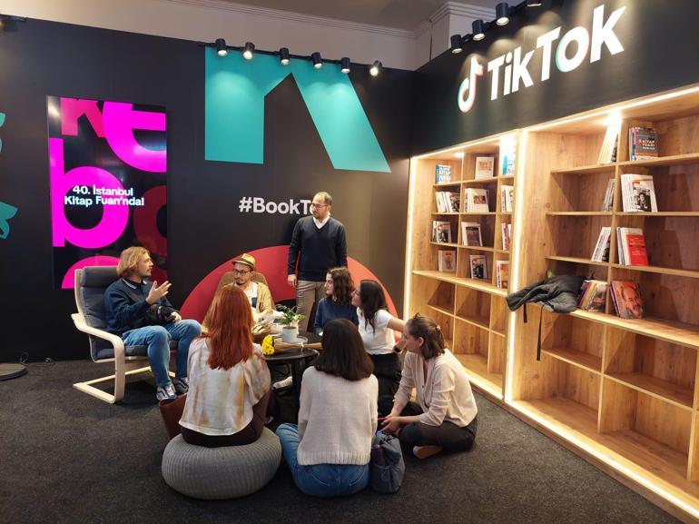 #BookTok Türkiye’nin içerik üreticileri TÜYAP’ta kitapseverlerle buluştu