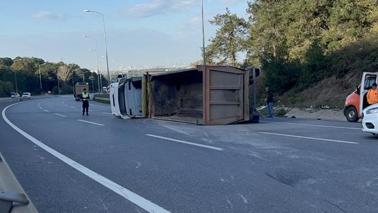 Şile Otoyolunda TIR otomobile çarptı: 2 yaralı