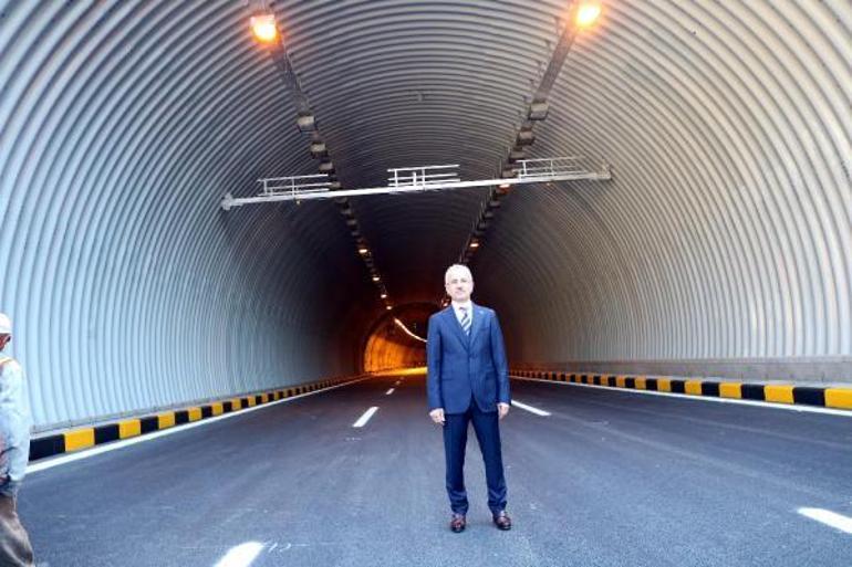 Bakan Uraloğlu, 90 metre uzatılan Bolu Dağı Tünelinin açılışını yaptı