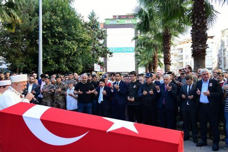 Hakkaride kazada ölen polis memuru, memleketi Trabzon’da toprağa verildi