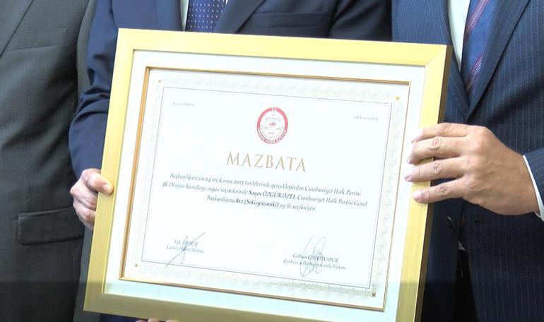 CHP Genel Başkanı Özel, mazbatasını aldı