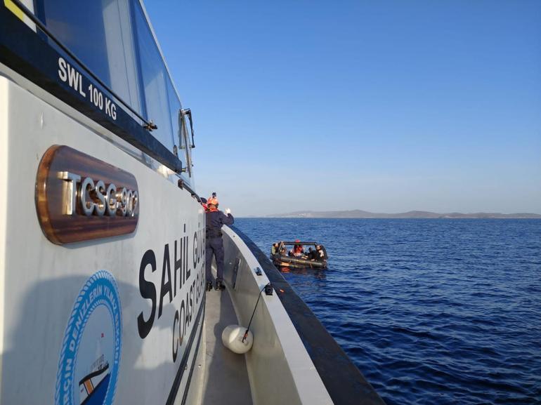 Yunan unsurlarınca Türk karasularına itilen 132 kaçak göçmeni Sahil Güvenlik kurtardı