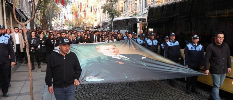 Beşiktaşta Atatürke Saygı Yürüyüşü yapıldı