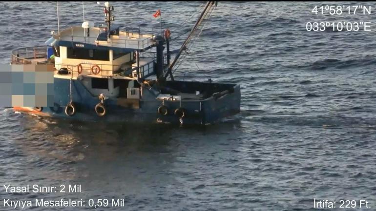 Bartında kaçak trol avcılığı yapan iki balıkçı teknesine 231 bin 860 TL ceza