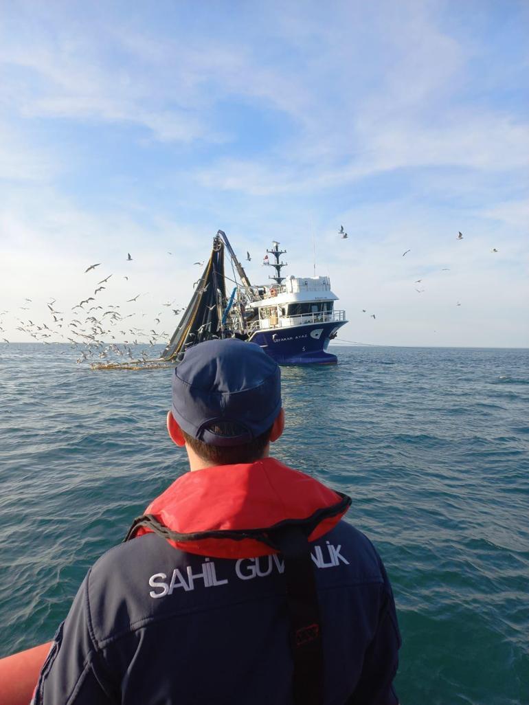 Bartında kaçak trol avcılığı yapan iki balıkçı teknesine 231 bin 860 TL ceza