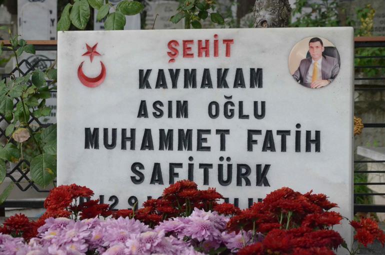 Kaymakam Safitürk, şahadetinin 7nci yılında mezarı başında anıldı