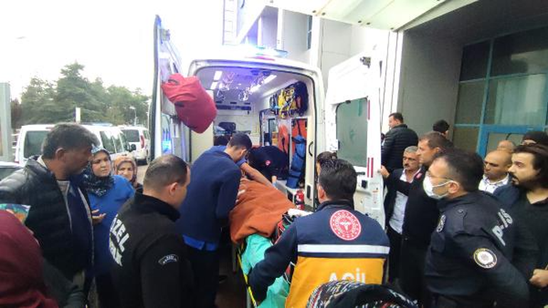 Damadın tabancasından çıkan kurşun, arkadaşını ağır yaraladı