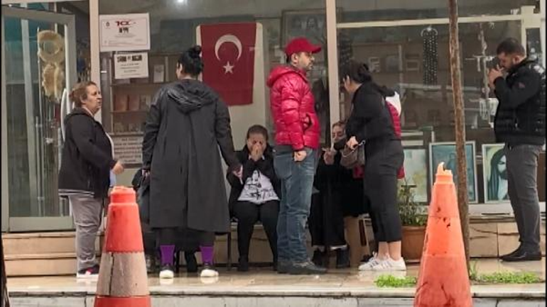 Beyoğlunda öldürülen anne ve çocukları son yolculuğuna uğurlandı