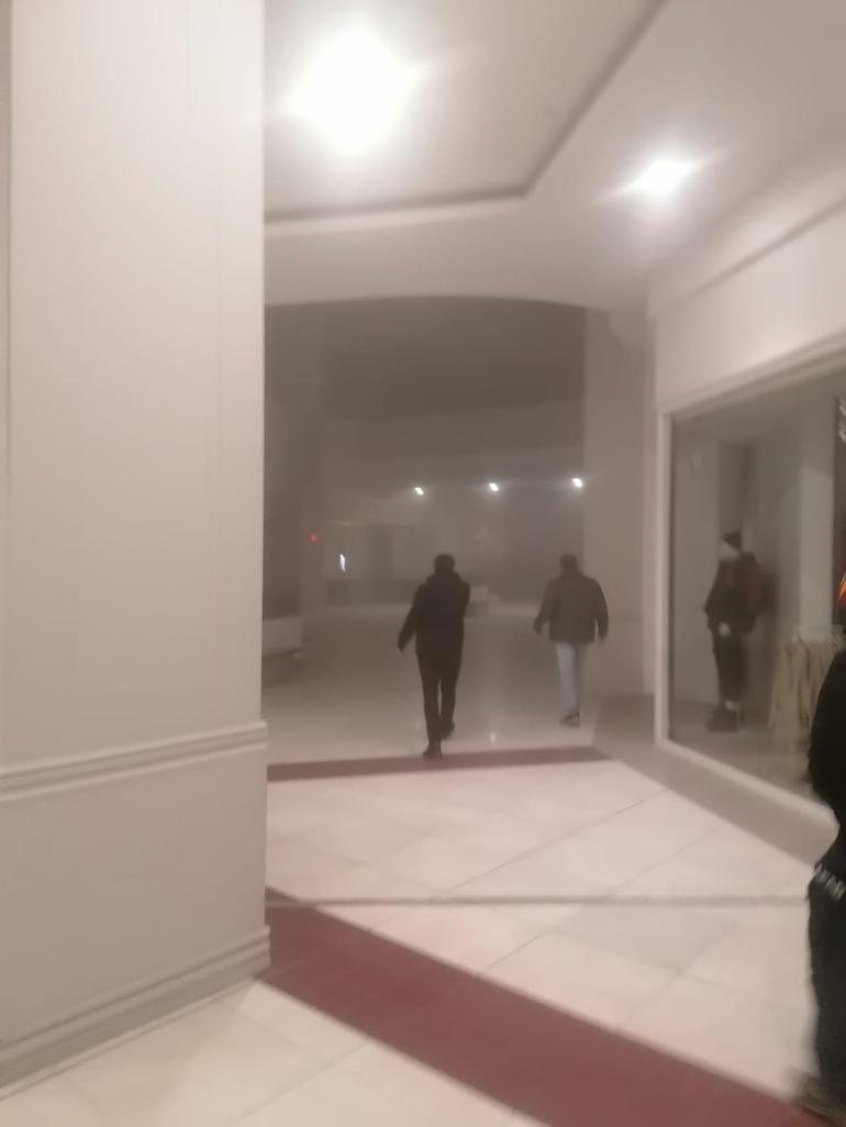 Erzurumda alışveriş merkezindeki kafeteryada patlama: 2 yaralı