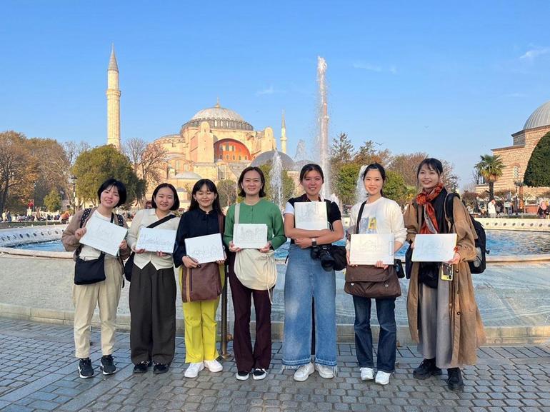 Japon öğrenciler geleneksel Türk mimarisi örneklerinden sergi açtı
