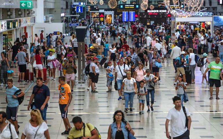 Cumhuriyetin 100üncü yıl dönümünde Antalyadan 15 milyon turist rekoru