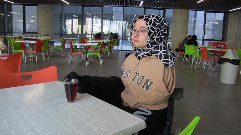 Doğuştan kolları olmayan Resim öğrencisi Ayşenin protez mücadelesi