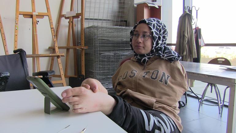 Doğuştan kolları olmayan Resim öğrencisi Ayşenin protez mücadelesi