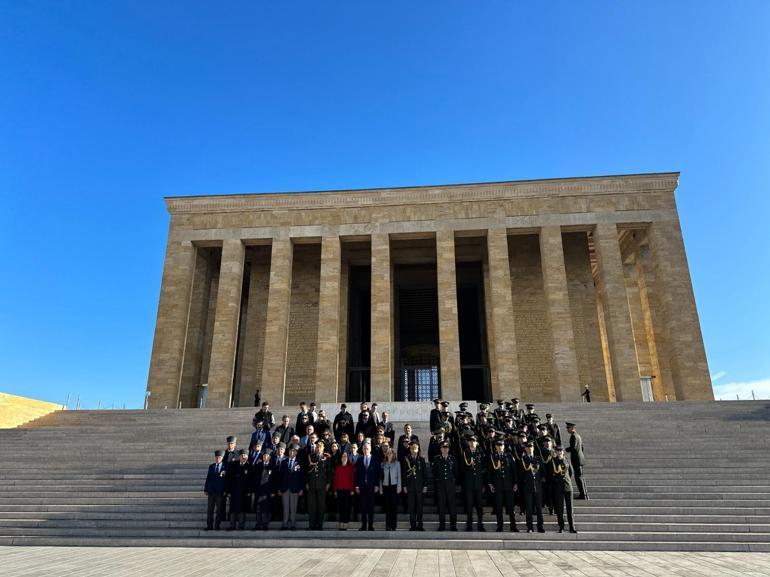 KKTCnin Ankara Büyükelçisi Korukoğlu, Anıtkabiri ziyaret etti