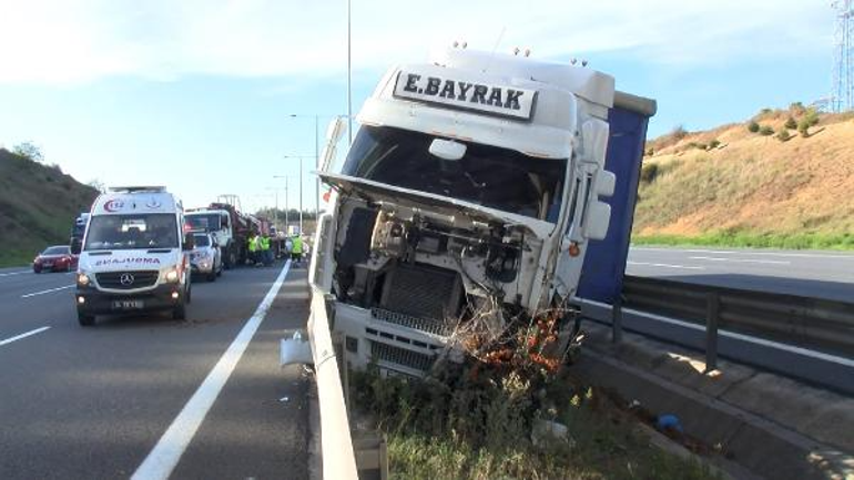 Kuzey Marmara Otoyolunda TIR otomobile çarptı: 1 ölü, 4 yaralı