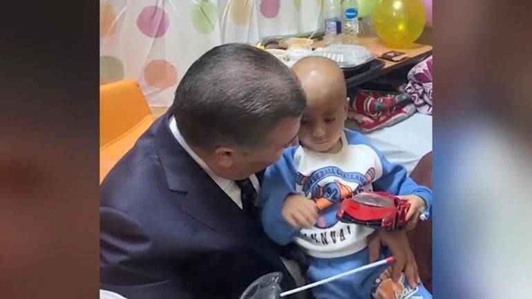 Bakan Koca, Kahire’de Gazzeli çocukları ziyaret etti