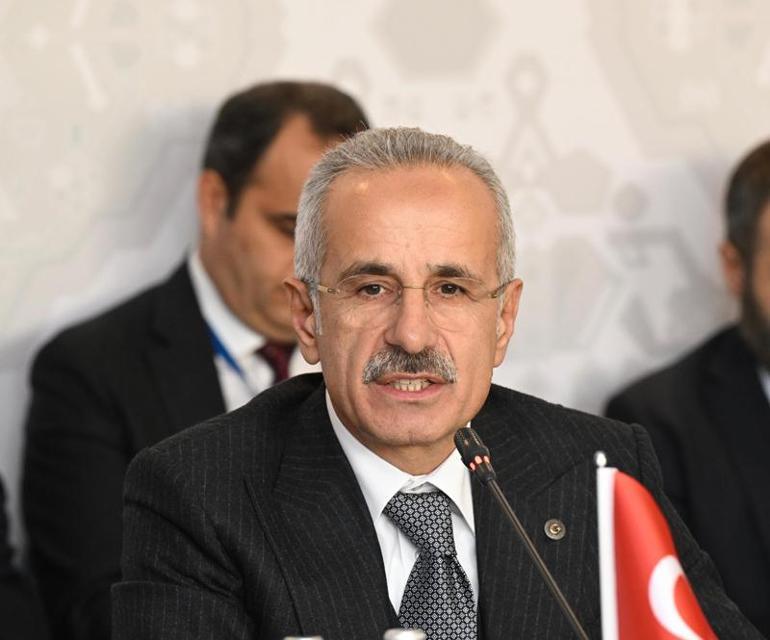 Bakan Uraloğlu: Zengezur için Azerbaycan ile çok yakın çalışıyoruz