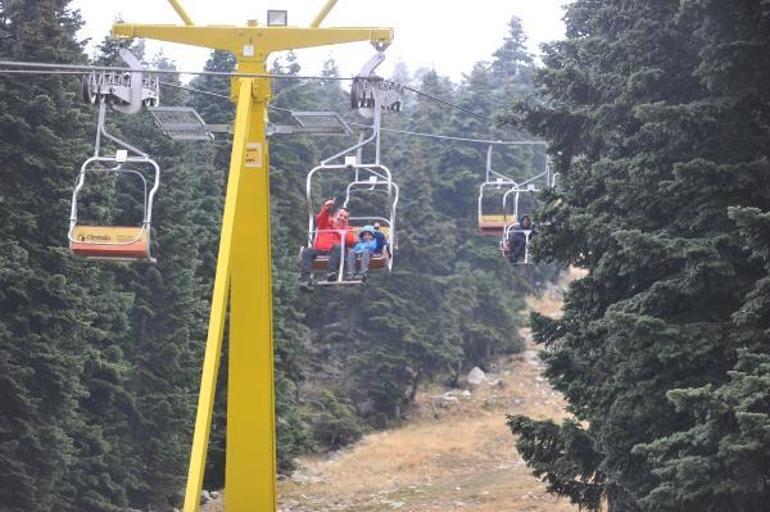 Uludağa mevsimin ilk karı yağdı